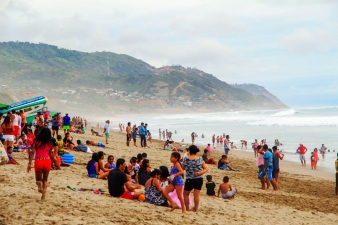 Así se veía la playa de San Lorenzo, Manta, en uno de los días del feriado del Carnaval 2018.
